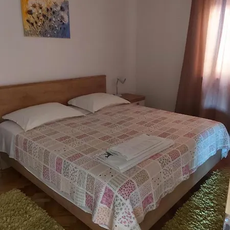 11469a Апартаменты *